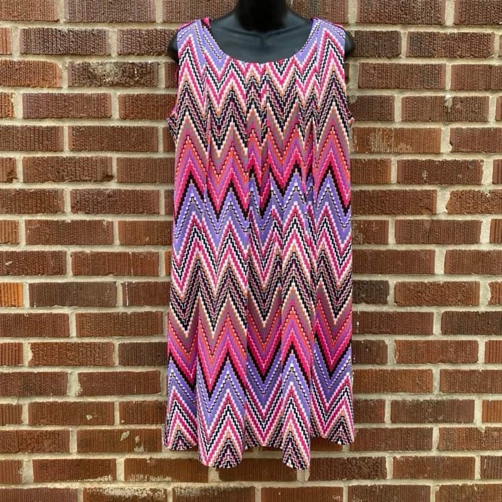 Ronnie Nicole sleeveless multicolor geometrical print pleated front dress Sz 10